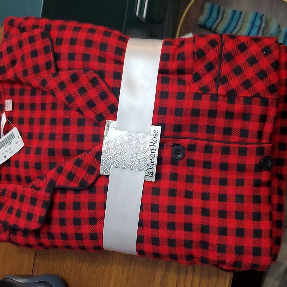 La Vie en Rose Flannel Pajama Set Women's M Checkered (pending)